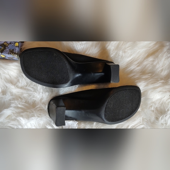 Mootsies Tootsies Freddi Black Banded Chunk Heel, Size 8, Black - Picture 13 of 15